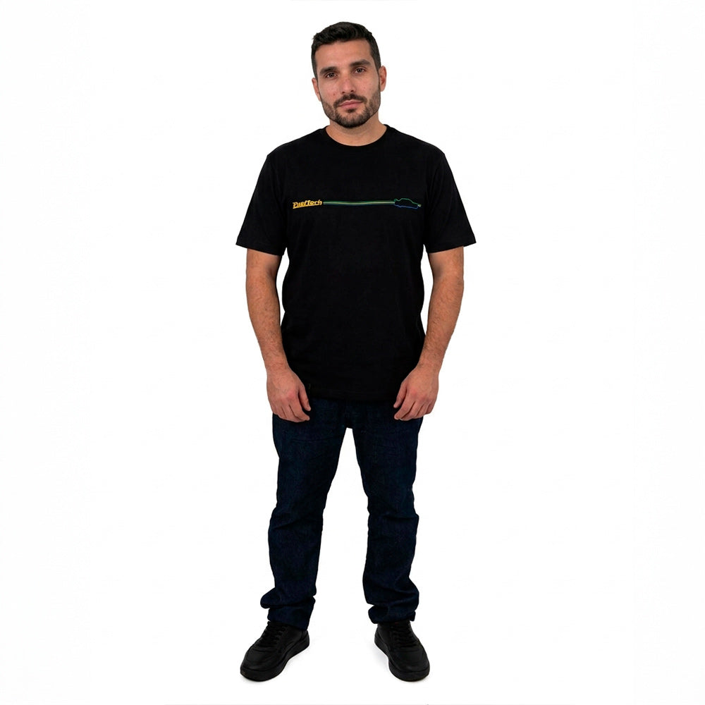Camiseta 190E V12 FT - modelo masculino corpo inteiro, frente